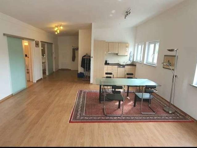 Altersgerechte 2,5 Zimmerwohnung in einer Seniorenanlage mit Balkon EBK und Stellplatz