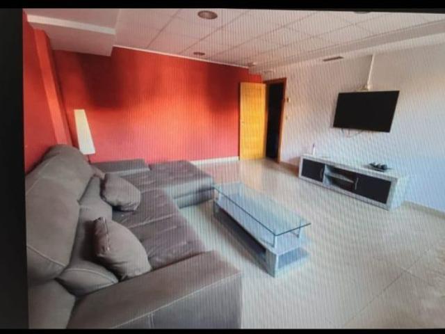 ¡ALTILLO COMERCIAL DE 300 M2!