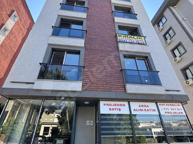 ALTINŞEHİR METRO DURAĞINA 3 DK YÜRÜME MESAFEDE 1+1 DAİRE!