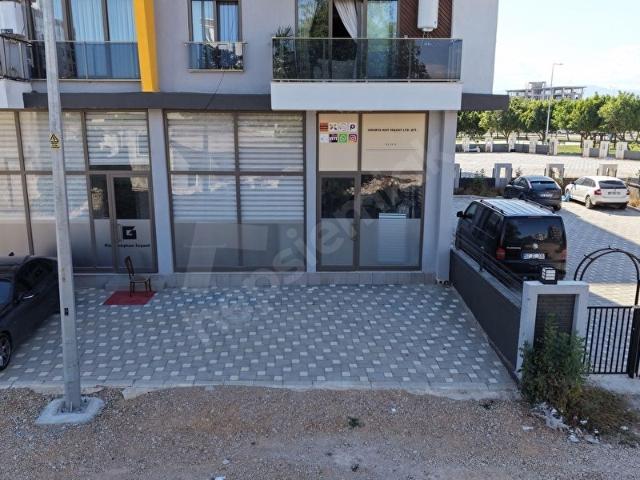 ALTINOVA BULVARINDA CADDE ÜZERİ YÜKSEK TAVANLI DÜKKAN