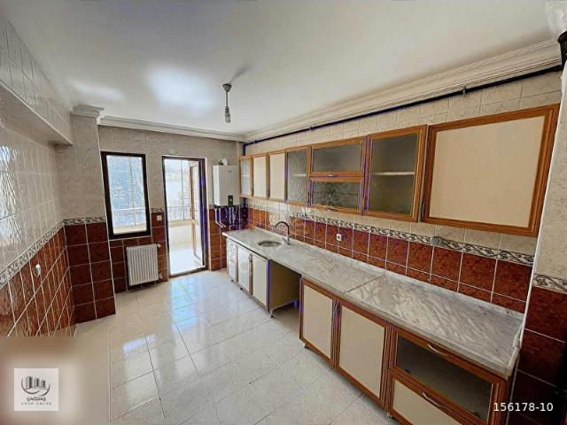 ALTINDAĞ KARAPÜRCEK SİTE İÇİNDE İSKANLI ASANSÖRLÜ FIRSAT DAİRE