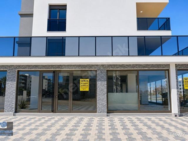 ALTINTAŞ'TA KÖŞE KONUMDA GENİŞ CEPHELİ SATILIK DÜKKAN