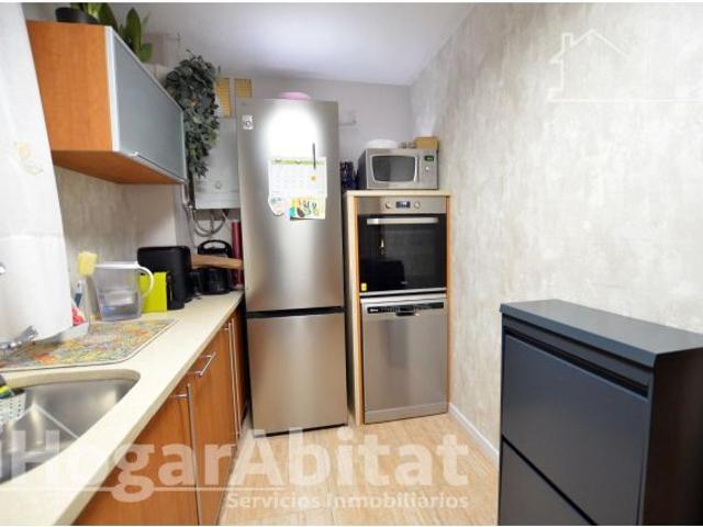 ALTO, AMPLIO Y EXTERIOR CON BALCÓN Y GARAJE