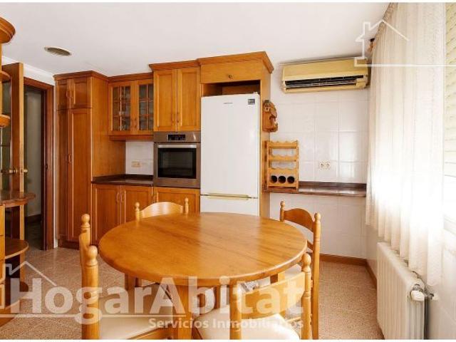 ALTO, SOFISTICADO Y EXTERIOR CON BALCÓN Y GARAJE