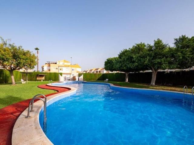 ALTOS LIMONAR TORREVIEJA 2 HABS JARDIN ENTRADA PARA COCHE,SOLARIUM PRIVADO 139.000 EUROS!