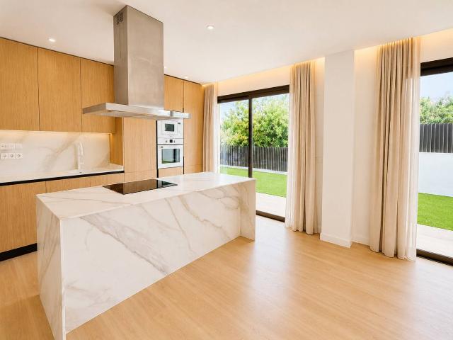 Altorreal – Exclusiva planta baja con gran terraza privada de 105 m2, garaje y trastero