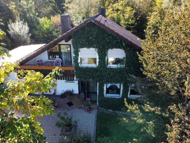 Alternative zum Neubau geräumiges Einfamilienhaus mit großem Garten