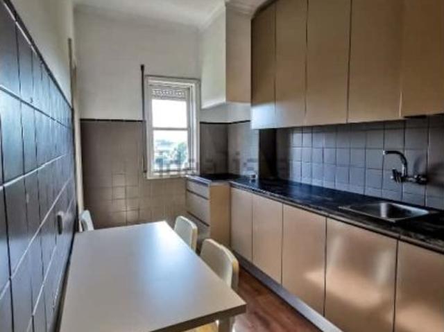 Aluga se apartamento de 4 quartos no Porto