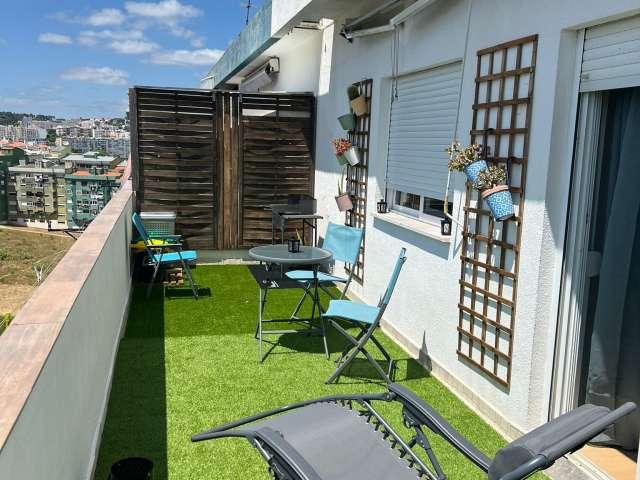 Aluga se apartamento de 2 quartos em Almada