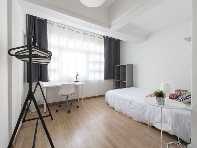 Aluga se quarto, apartamento T10, Saldanha, Lisboa