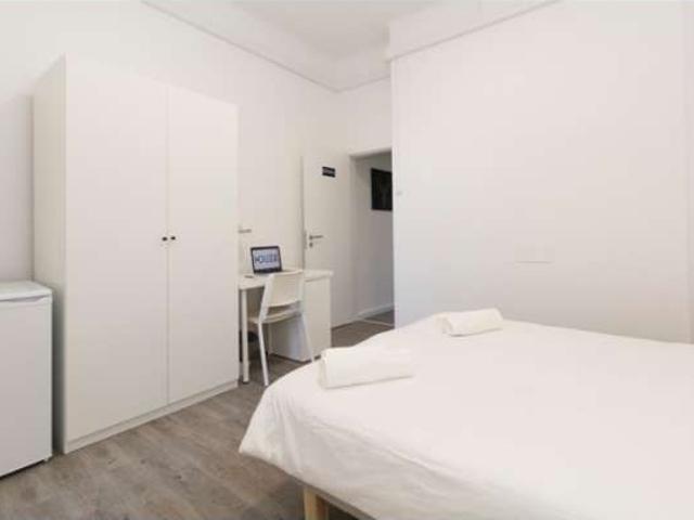 Aluga se quarto em apartamento de 11 quartos em Arroios, Lisboa