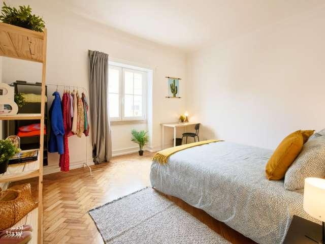 Aluga se quarto em apartamento de 7 quartos em Alvalade, Lisboa