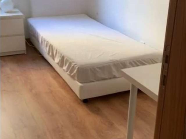 Aluga se quarto em apartamento de 4 quartos em Moscavide, Lisboa