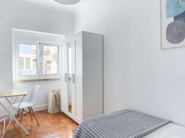 Aluga se quarto em apartamento de 5 quartos em Lisboa, Lisboa