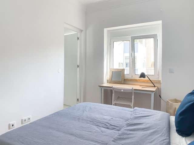 Aluga se quarto em apartamento de 5 quartos em Lisboa, Lisboa