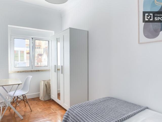 Aluga se quarto em apartamento de 5 quartos em Lisboa, Lisboa