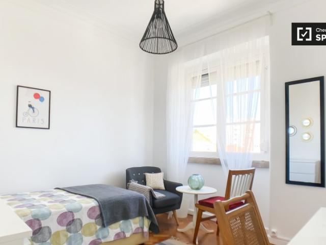 Aluga se quarto em apartamento de 6 quartos em Alfama, Lisboa