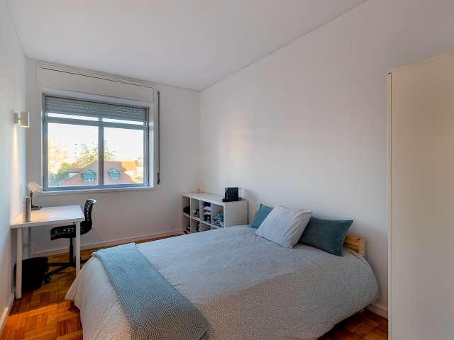 Aluga se quarto em apartamento de 8 quartos na Boavista, Porto
