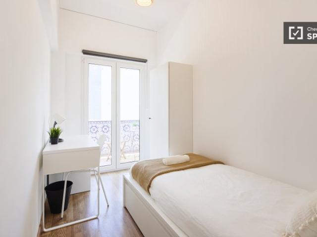 Aluga se quarto em apartamento de 9 quartos em Lisboa