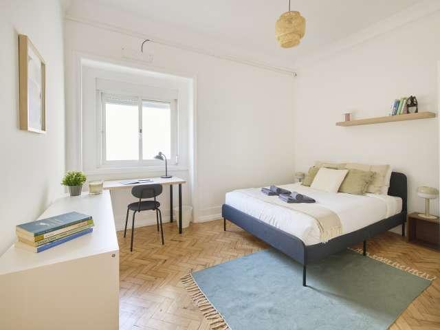 Aluga se quarto em apartamento de 9 quartos em Lisboa