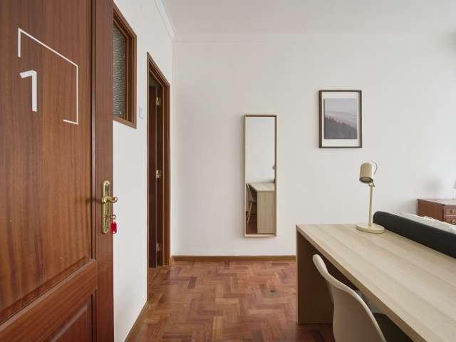 Aluga se quarto em apartamento partilhado em Lisboa