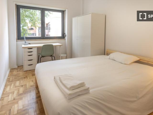 Aluga se quarto em residência no Bairro Do Rego, Lisboa