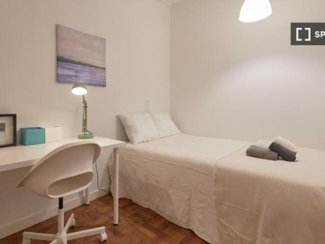 Aluga se quartos em apartamento de 9 quartos em Lisboa