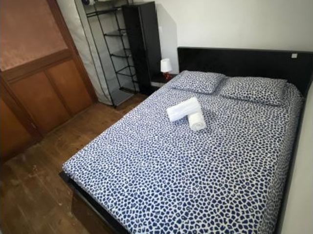 Alugam se quartos em moradia de 7 quartos na Boavista