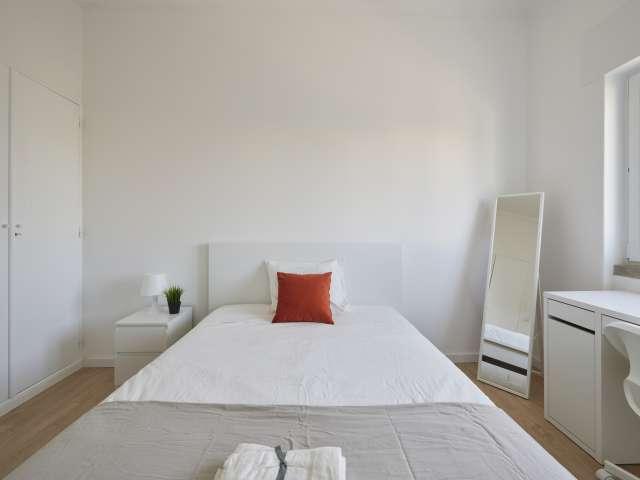 Alugo quarto em apartamento de 7 quartos em Lisboa, Lisboa