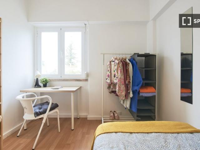 Alugo quarto em apartamento de 6 quartos em Lisboa, Lisboa