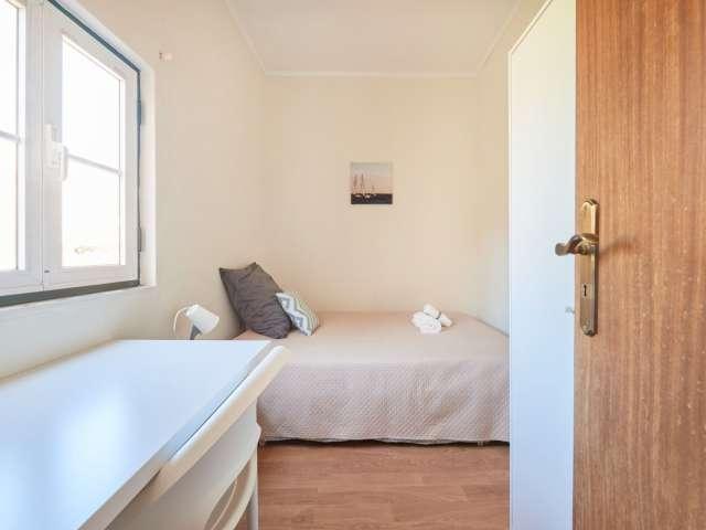 Alugo quarto em apartamento de 6 quartos em Lisboa, Lisboa