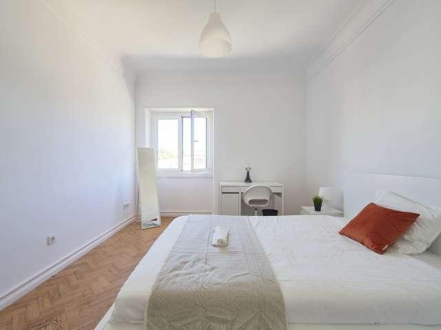 Alugo quarto em apartamento de 9 quartos em Lisboa, Lisboa