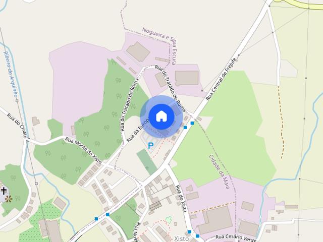 Alugo quarto mobilado com wc privado Maia