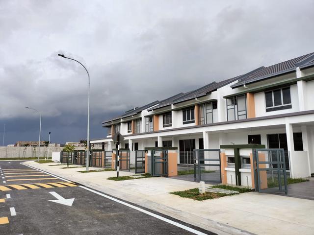 ALURA Double Storey Link at Bandar Bukit Raja Klang