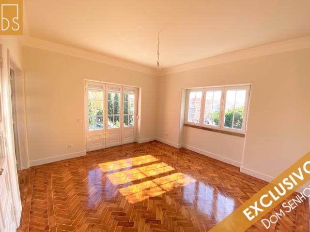 Viver no coração de Alvalade com um terraço exclusivo! Lindíssimo T4 Cheio de Luz 2 casas de banho 2 varandas 1 terraço