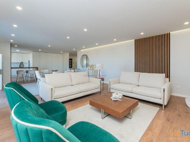 Alverca, Apartamento T3 Premium | Espaço, Conforto e Localização Privilegiada | 26054083592