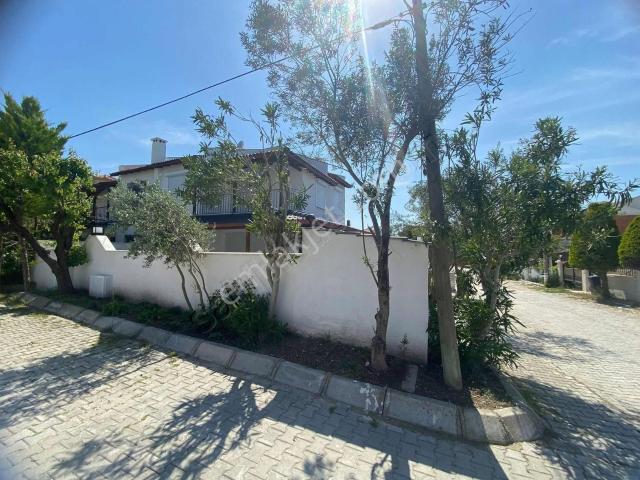 Alya Gayrimenkul Alaçatıda Kiralık Villa