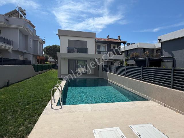 Alya Gayrimenkul Çamlık Yolda Full Tadilatlı 4+1 Villa