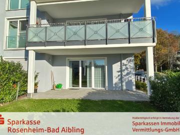 2-Zimmerwohnung shops im Erdgeschoss mit Balkon komplett renoviert