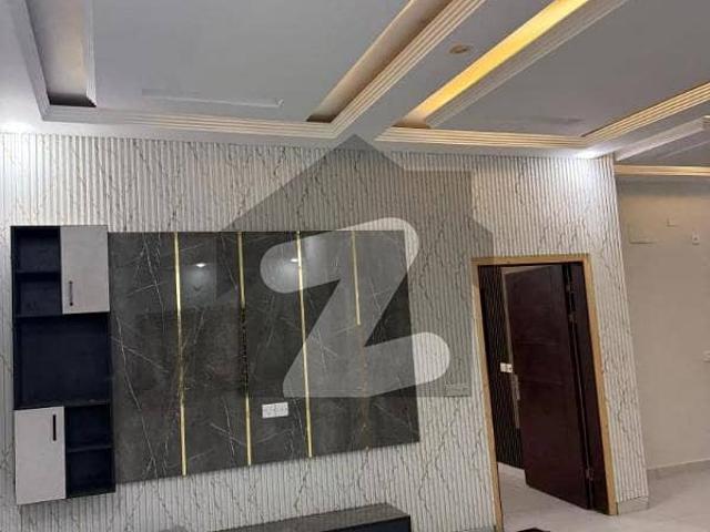 Amna Tower: Liberty Commercial 2 Precinct 10a Available 2 Bedroom Apartment For Easy Instalment Bahria Town Karachi