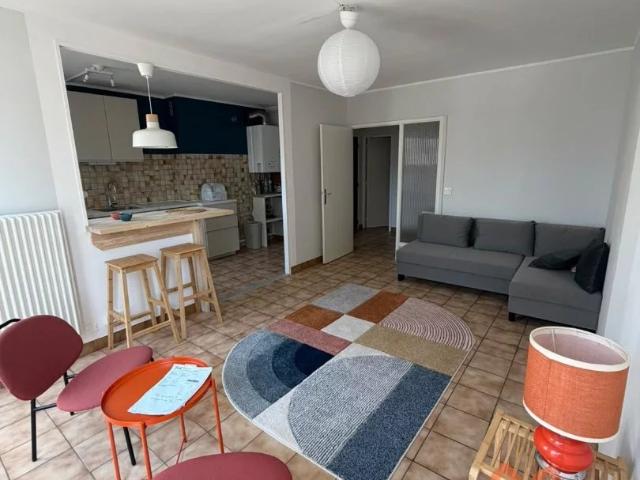 Appartement 3 pièces MEUBLÉ de 59 m² avec parking aérien et cave