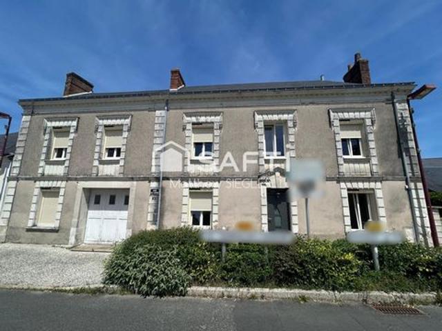Amoureux de la pierre et des espaces chaleureux, découvrez cette charmante maison alliant authenticité, confort moderne et cadre de vie paisible au cœur de la campagne tourangelle
