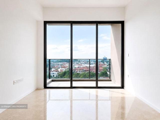 Amo Residence D20, Apartment