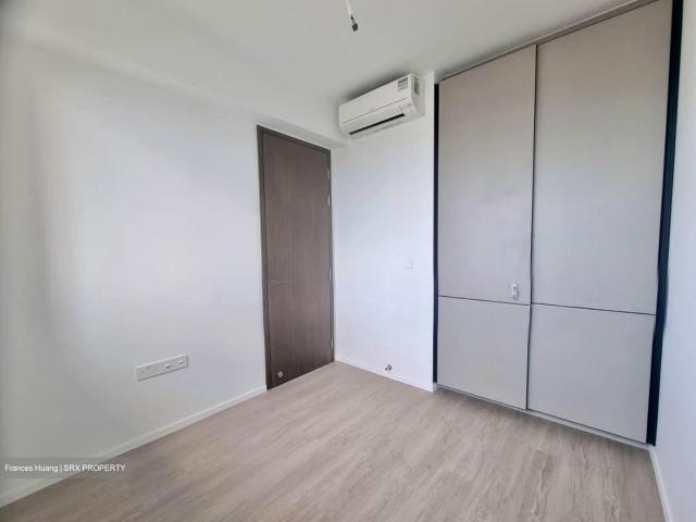 Amo Residence D20, Apartment