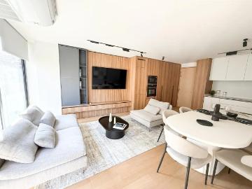 Amoblado de lujo para 1d 2b barrio el golf las condes