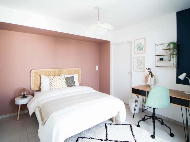 Amazing bedroom of 14 m² with terrace near Lyon LYO51