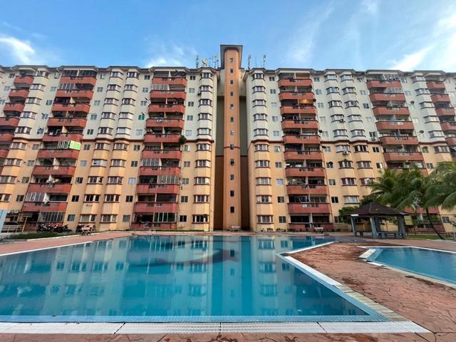 Amazing Height Apartment Sungai Udang Klang Facing swimming pool