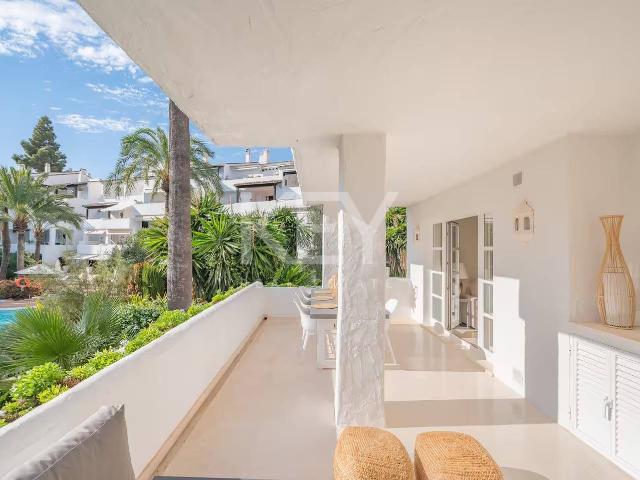 Amazing Holiday Apartment in Puente Romano, Marbella Golden Mile