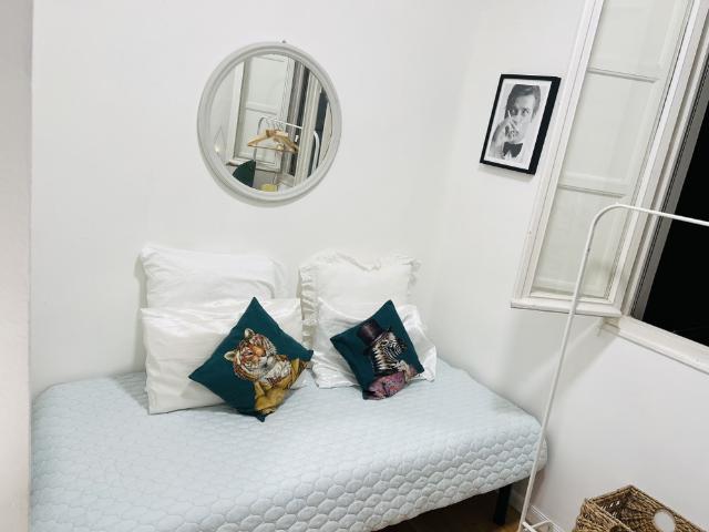 Amazing Room in Madrid Center with views& bathroom