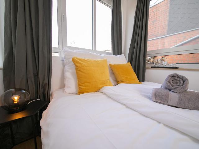 Amazing studio well connected, Neuss Amsterdam Apartments for Rent